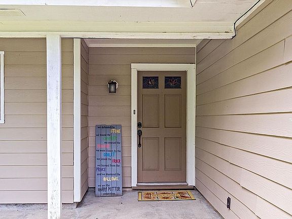 3rd image of 2020 Courtland St