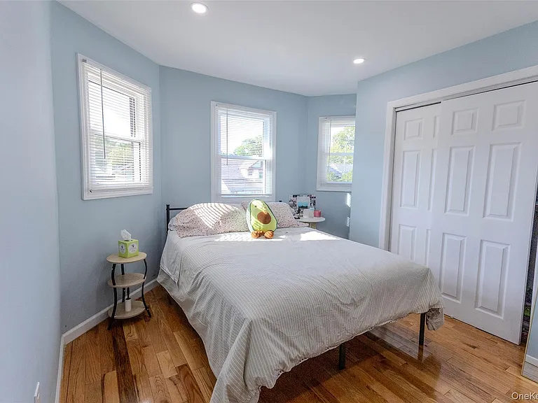 55 Henry St — Photo 10