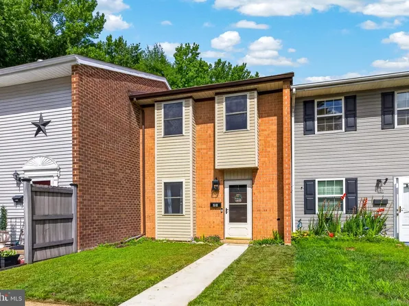 21 Sailboat Cir, Newark, DE 19702