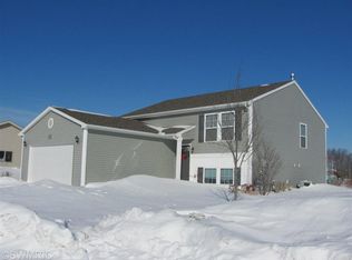 9667 Platinum Point, Zeeland, MI 49464