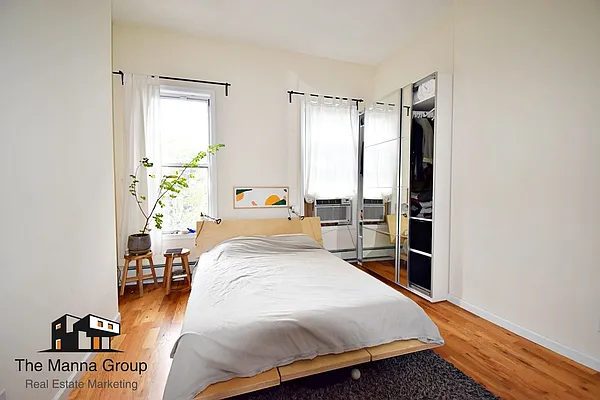 Rented by Bold New York | media 33