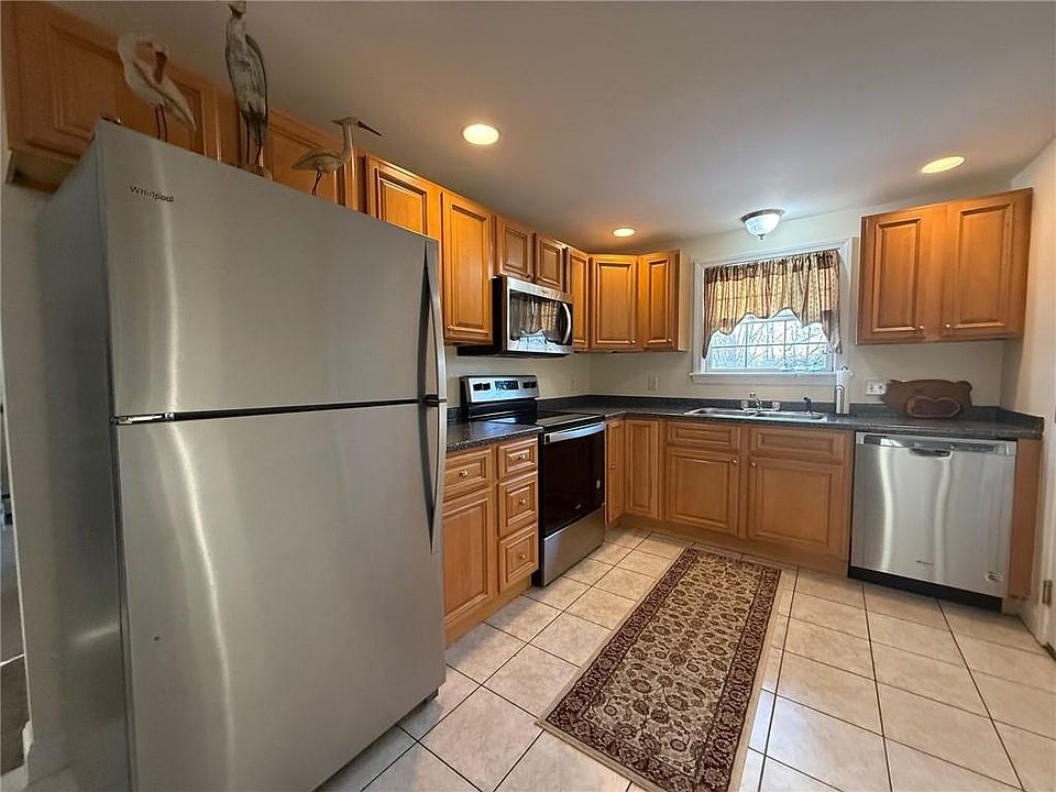 1st image of 669 Metacom Ave Unit 25