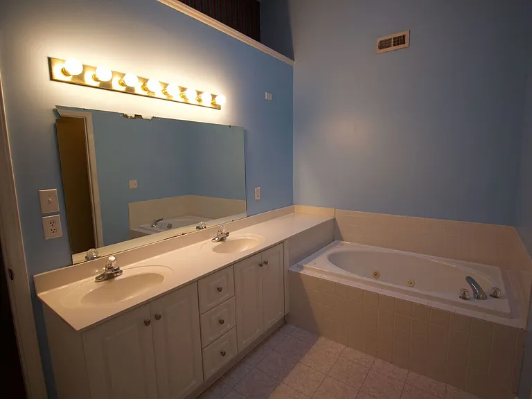 120 Breezewood Dr — Photo 28