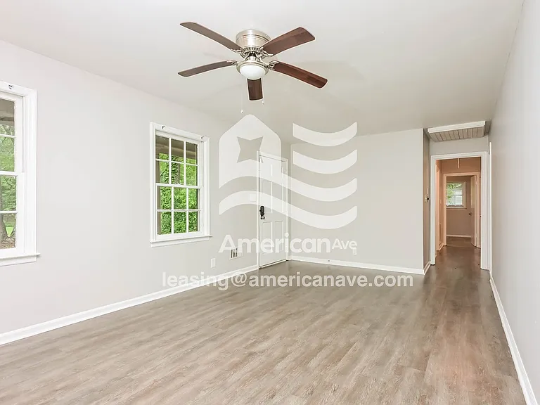 1464460_008_main_bedroom_8.jpg