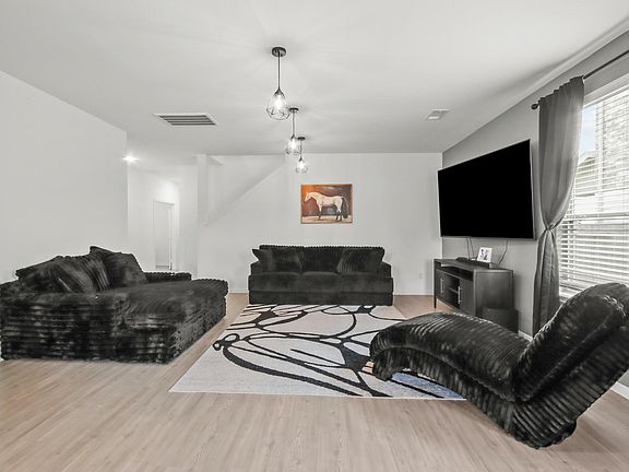4th image of 13519 Myrtle Gardens Boulevard