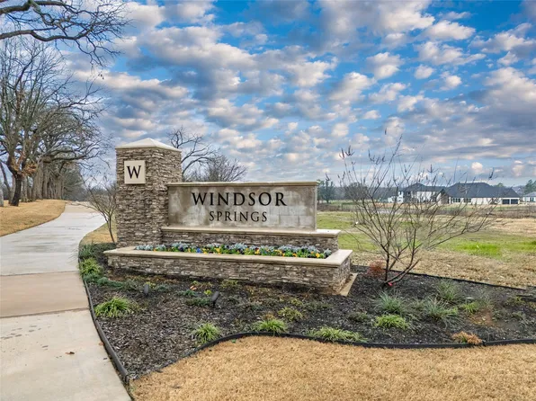 1021 Willow Dr, Little Elm, TX 75068