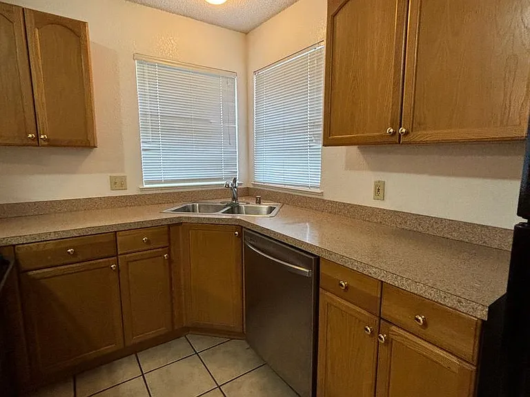 3739 Hulen Park Cir — Photo 5