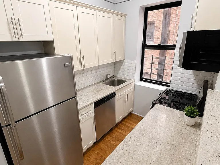 3450 Broadway #3D — Photo 3
