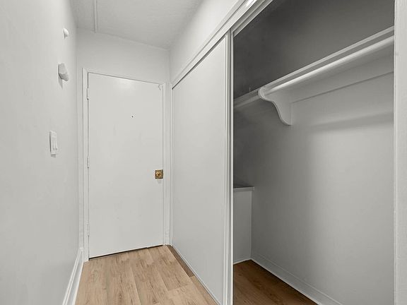 4th image of 11143 S Inglewood Ave #1