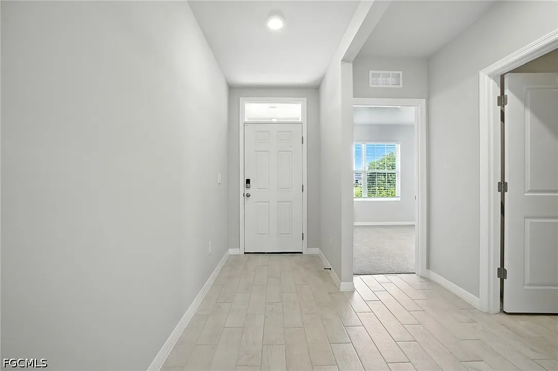 4 bed, 3.0 bath, 2020 sqft, $2,500 — Photo 2