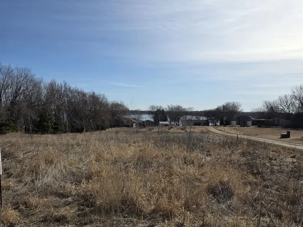 Stoney Point Rd, Madison, SD 57042