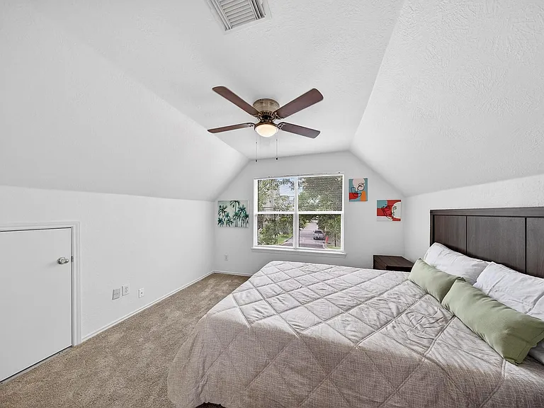 1318 Dennis St — Photo 18