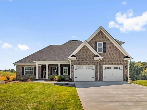 122 Jasper Ct, King, NC 27021
