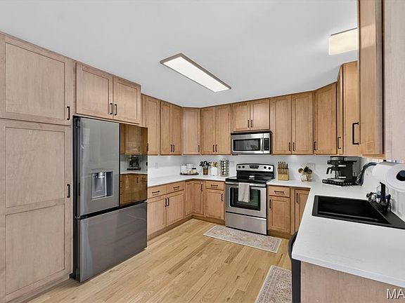 2nd image of 104 Lane Garrett Dr