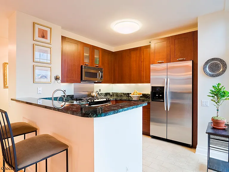 272 W 107th St #4D — Photo 4