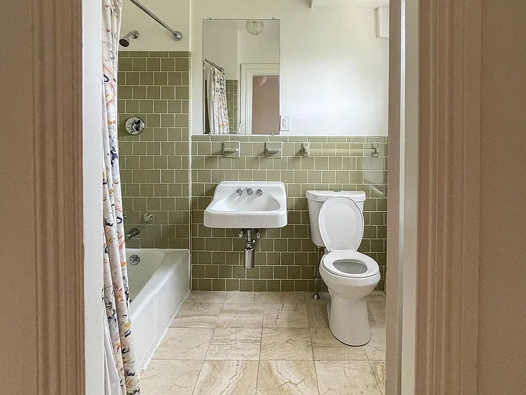 13 Pratt St — Photo 11