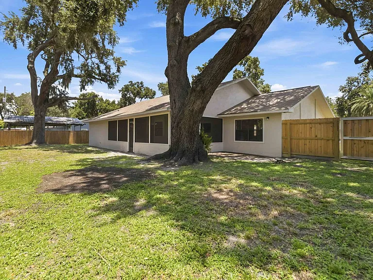 1534 Frances St — Photo 28