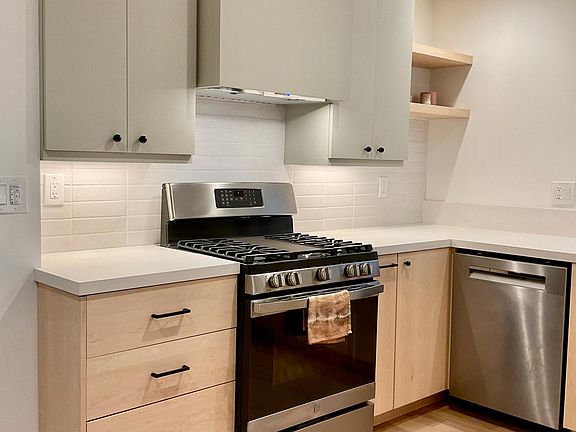 3rd image of 1016 Hancock Ave APT 3