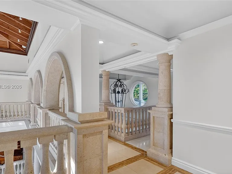 260 Cape Florida Dr — Photo 45