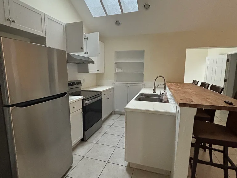 445 Bridget St — Photo 3