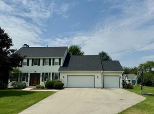 32 Country Ct, Fond Du Lac, WI 54935