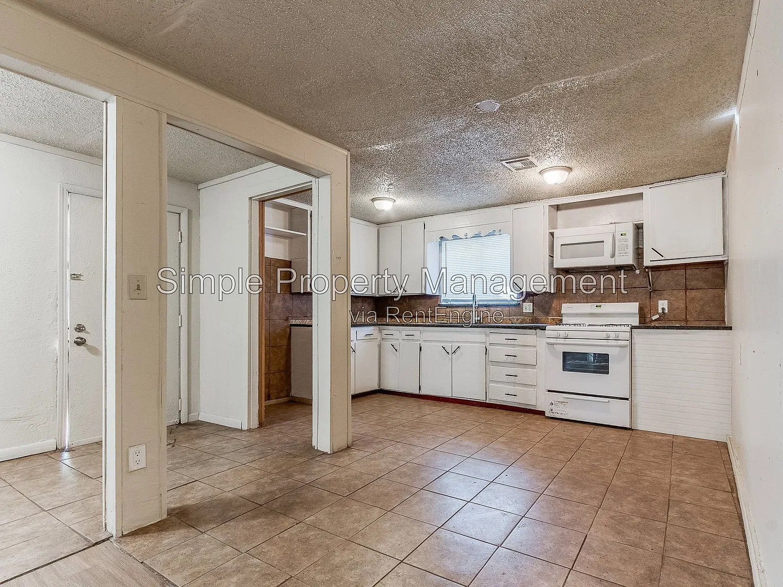 4 bed, 1.5 bath, 1323 sqft, $1,075 — Photo 4