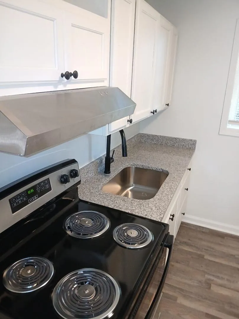 758 Terminal Ct - 758 Terminal Ct Unit 1 — Photo 2