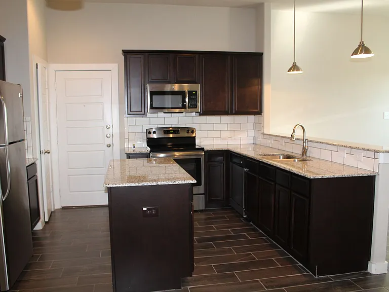 502 Creekside Frst — Photo 4