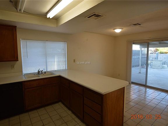 3rd image of 4260 Carolyn Dr