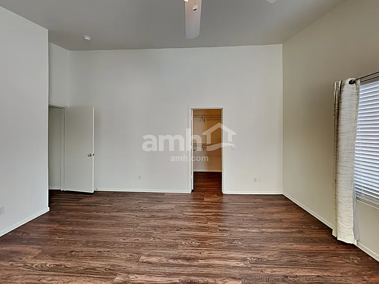 1303 N Balboa Dr — Photo 11