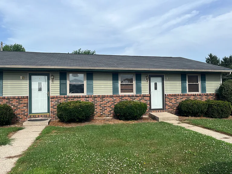 1734 E 225 S #17 — Photo 1