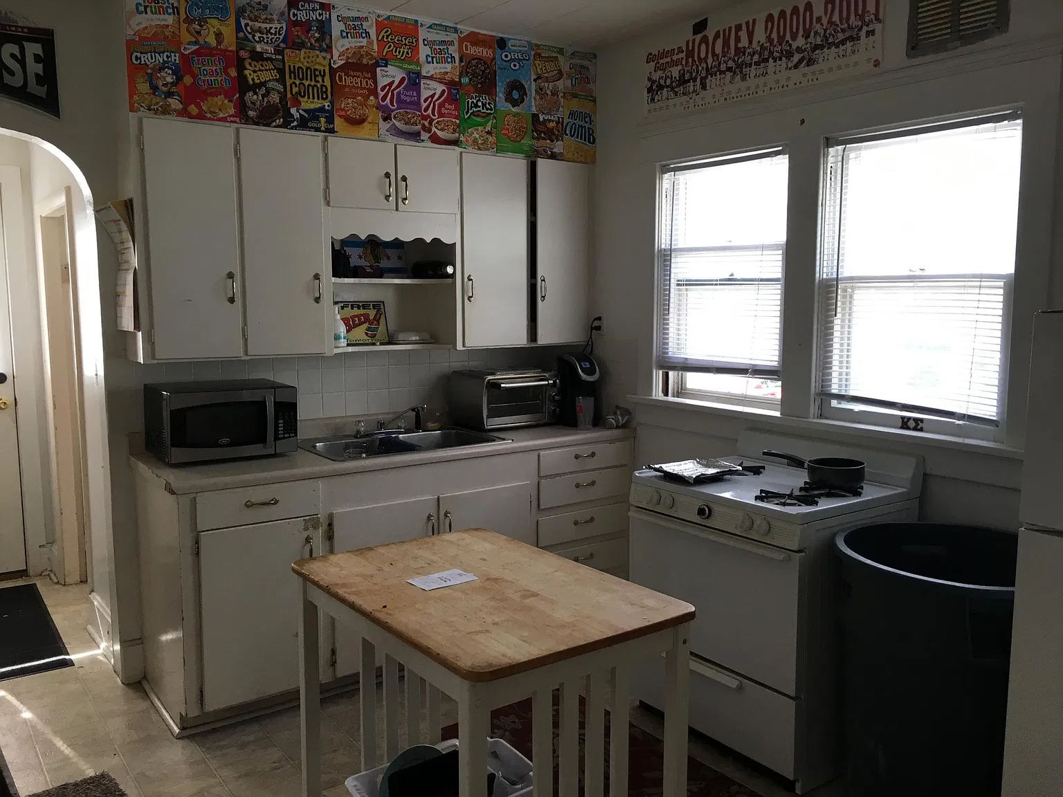 5 bed, 2.5 bath, 2300 sqft, $3,500 — Photo 3