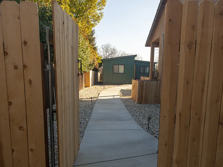 La Costa Ct — Photo 3