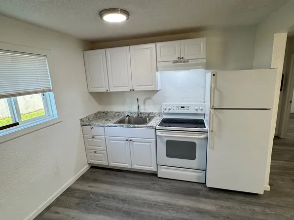 636 California Way #100, Longview, WA 98632
