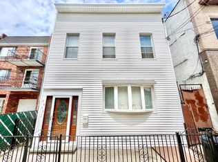 2812 43rd St, Astoria, NY 11103