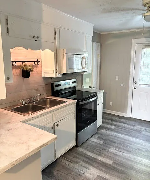 102 Ricardo St — Photo 3