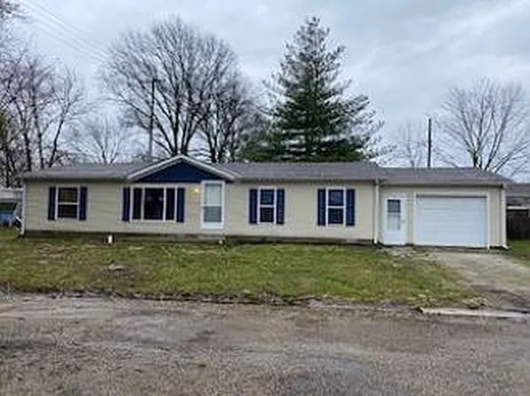 1403 Meadow Pl, Marshall, IL 62441