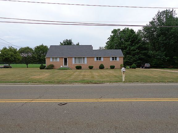 2nd image of 7560 Stuhldreher St NW