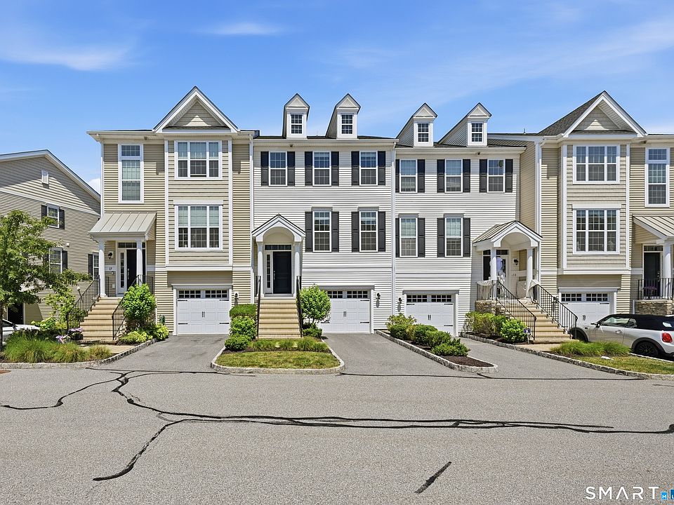 1st image of 15 Moorland Dr #15