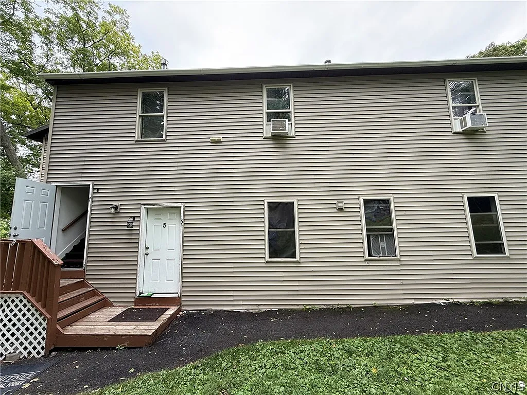 2 bed, 1.0 bath, 700 sqft, $1,500 — Photo 1