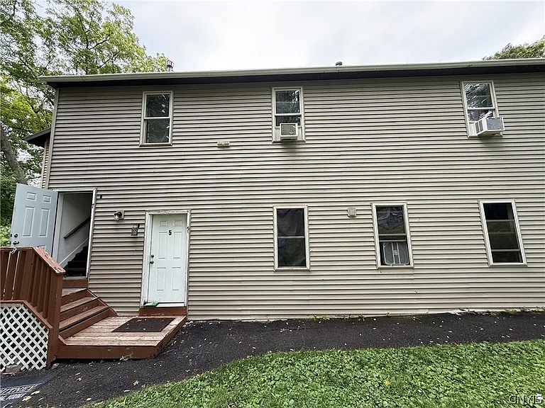 4822 W Seneca Tpke #5 — Photo 1