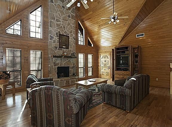 3rd image of 2789 Hideaway Ln