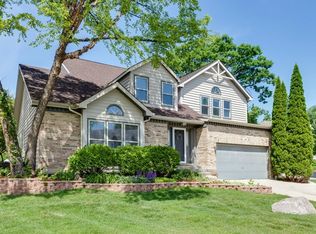 2113 Scarlet Oak Ln, Lisle, IL 60532