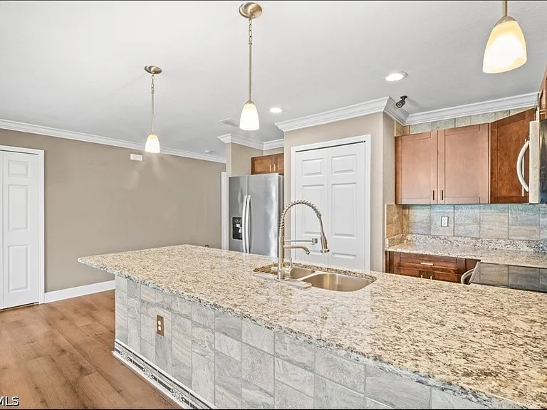 1530 Gretchen Ave S — Photo 8