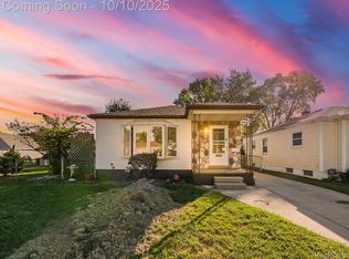 24860 Saxony Ave, Eastpointe, MI