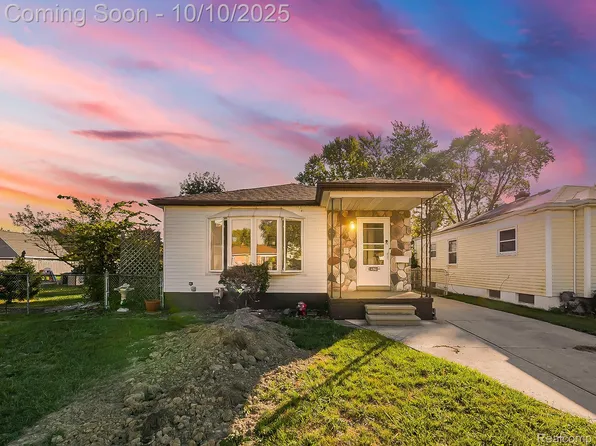 24860 Saxony Ave, Eastpointe, MI 48021