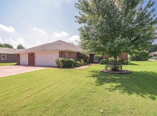 413 Edgehill Ave, Lowell, AR 72745