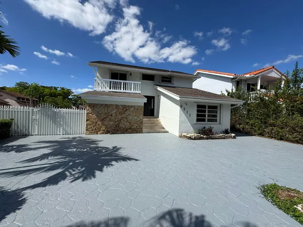 8917 SW Grand Canal Dr, Miami, FL 33174