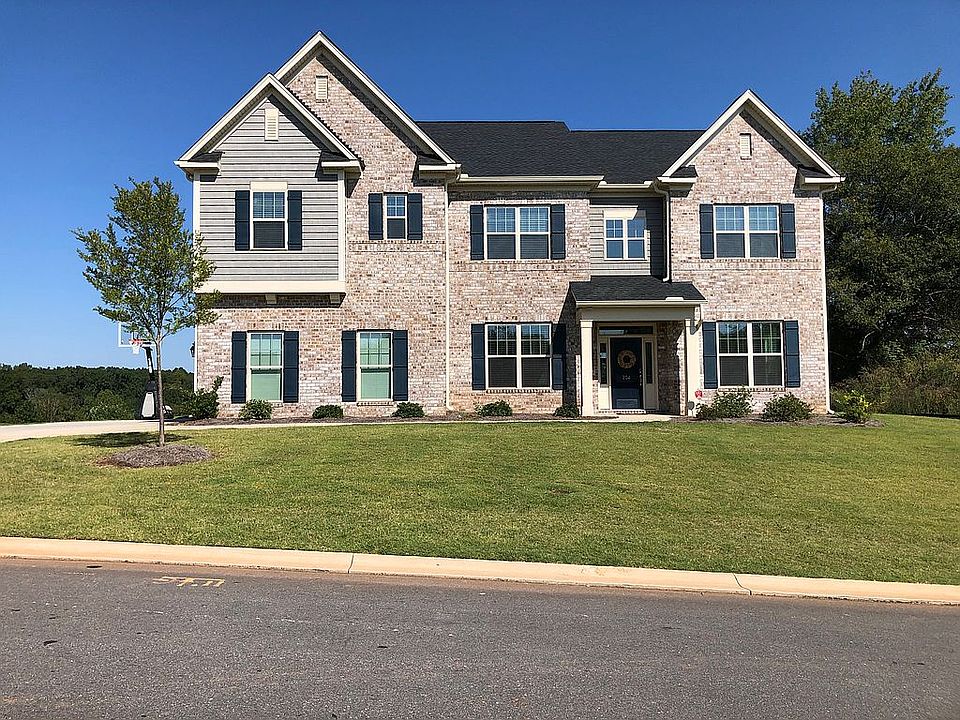 2nd image of 204 Scotts Bluff Dr