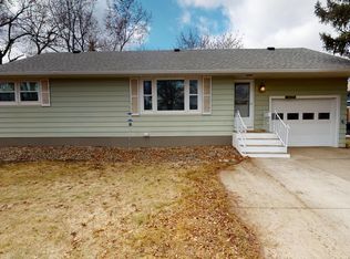 1429 Washington Dr, Huron, SD 57350